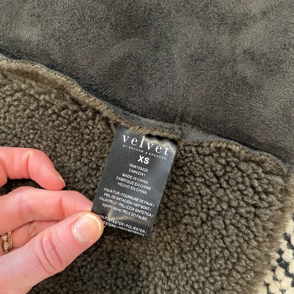 Velvet by Graham and Spencer Sherling Vest - Picture 6 of 7